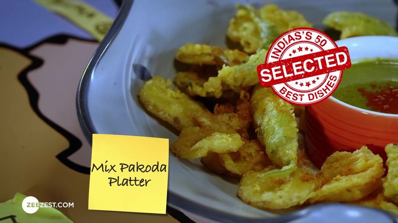 Mix Pakoda Platter & Vada Pav